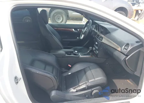 2015 Mercedes-Benz C 250 from USA, damaged, VIN WDDGJ4HBXFG378874